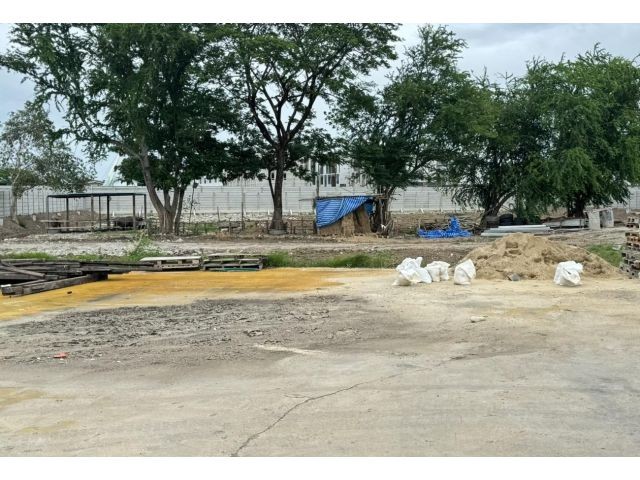 ขายที่ดินเปล่าซอยท่าอิฐ เจ้าของขายเอง อำเภอเมือง จังหวัดนนทบุรีที่ตั้ง : ตำบลท่าอิฐ อำเภอเมือง จังหวัดนนทบุรีขนาดพื้นที่ : 3,199 ตารางวารายละเอียดขายที่ดินเปล่าซอยท่าอิฐจำนวน 3,199 ตรว.เข้าออกได้ทางถนนราชพฤกษ์ และ ถนนรัตนาธิเบศร์ห่างจากตลาดท่าอิฐประมาณ 400 เมตรสถานที่ใกล้เคียงThe big tree บิ๊กทรี คาเฟ่ แอนด์ เรสเทอรองต์วัดแดงธรรมชาติวัดใหญ่สว่างอารมณ์สนใจติดต่อคุ