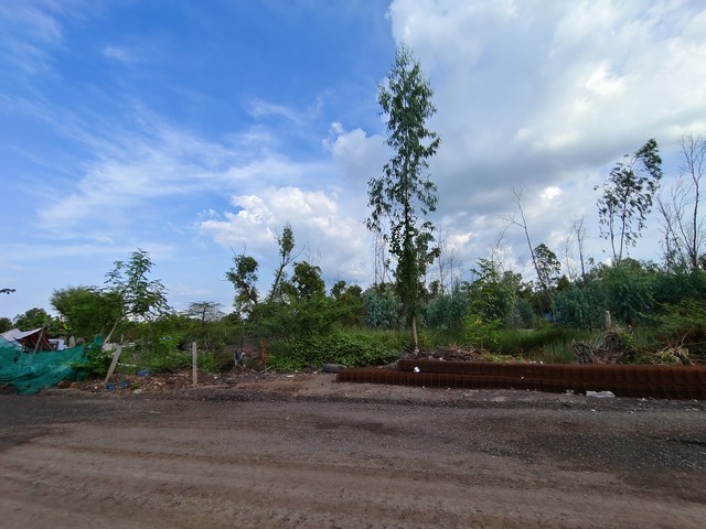 ที่ดิน เพียง 1 กม.จาก สนง.ที่ดินคลองหลวง  เนื้อที่ 5ไร่ 2งาน 86วา2