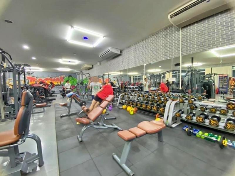 เซ้งด่วน ฟิตเนส สายไหม65 ใกล้โรงเรียนสารสาน์สายไหม หมู่บ้านเยอะมาก ยิมเข้ามาในซอย 30 เมตร มีลูกเทรน