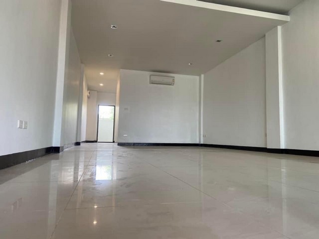 TOWNHOUSE ทาวน์โฮม 3 ชั้น (ห้องมุม) ขนาด 31.6 ตร.ว. (พื้นที่ใช้สอย 300 ตร.ม.) อ.เมืองเลย จ.เลย 2300000 -  พื้นที่เท่ากับ 0 ไร่ 0 งาน 32 sq.wa ไม่ไกลจาก เยื้องกับโรงแรมศรีสุขเดอเลย และห่างจากโลตัสเอ็กซ์เพรส บ้านนาหนอง ประมาณ 500 ม. ราคานี้ดีสุดในย่าน