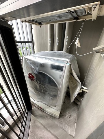 Whizdom Essence Private safe beautiful view 18th floor BTS Punnawithi