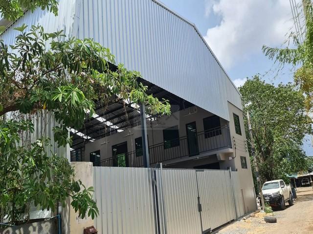 ให้เช่าโกดัง พร้อมออฟฟิศ 2 ชั้น พื้นที่ 756.80 ตรม. ถนนเทพารักษ์ กม.2 ใกล้ตลาดสำโรง , สี่แยกบางนาราคาเช่า 75,000 บาท / เดือนที่ตั้ง ถนนเทพารักษ์ กม. 2 ตำบลเทพารักษ์ อำเภอเมืองสมุทรปราการ จังหวัดสมุทรปราการติดต่อ : คุณภัสพงณ์ 0634098164Line : deedaa23เนื้อที่ 153 ตารางวา พื้นที่ใช้สอย 756.80 ตารางเมตร กว้าง 17 เมตร ลึก 35.20 เมตร​ จำนวน 2 ชั้น มี 2 ห้องน้ำ 1 ห้องเก็บของ มีปั้มน้ำพร้อมเเท็งค์น้ำ 1500 ลิตรมีออ