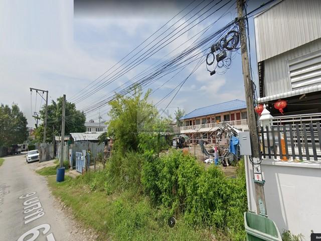 ขายที่ดิน เนื้อที่ 200 ตารางวา พร้อมสิ่งปลูกสร้าง หอพัก 12 ห้อง ซอยมัยลาภ รามอินทรา 14 ใกล้เกษตรนวมินทร์ราคาขาย 17,500,000 บาท ( โอนฝ่ายละครึ่ง )ที่ตั้ง ถนนประเสริฐมนูกิจ ซอยประเสริฐมนูกิจ 29 แยก 6 ( ซ.รามอินทรา 14 มัยลาภ ) แขวงจรเข้บัว เขตลาดพร้าว กรุงเทพมหานคร 10230ติดต่อ : คุณภัสพงณ์ 0634098164Line : deedaa22เนื้อที่ 200 ตารางวา กว้าง 20 เมตร ลึก 36 เมตรเหมาะแก่การสร้างที่พักอาศัย และเพื่อการลงทุน โ�