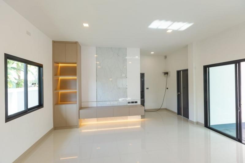 โซนสันกำแพง ขาย 2.59 ล้าน (บ้านเปล่า) 48 ตรว. บ้านสร้างใหม่ สไตล์โมเดิร์น-ปั้นหยา บ้านสมาร์ทโฮม มี 3 หลัง เพื่อชีวิตสะดวกสบาย เพียงปลายนิ้ว