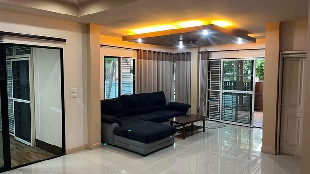 บ้านให้เช่า   บ้านสวย2ชั้น หมู่บ้านดีมาก หน้าบ้านมีสวนสาธารณะ