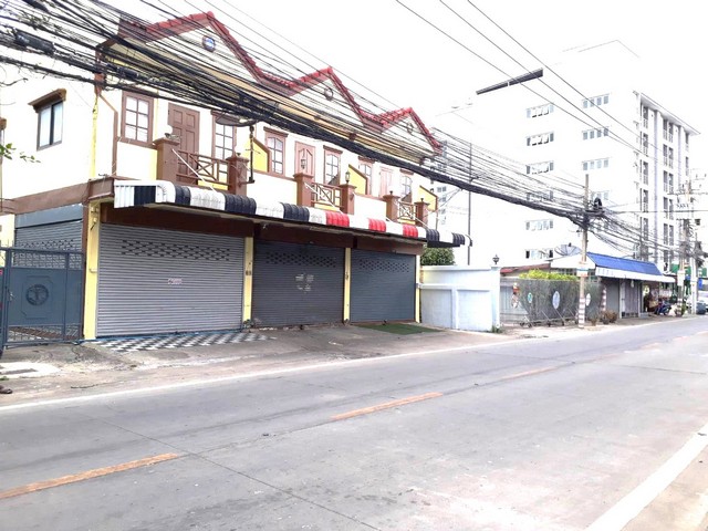 ให้เช่าอาคารพาณิชย์ 18 ตารางวา รีโนเวทใหม่ ตำบลท่าทราย อำเภอเมือง จ.นนทบุรี