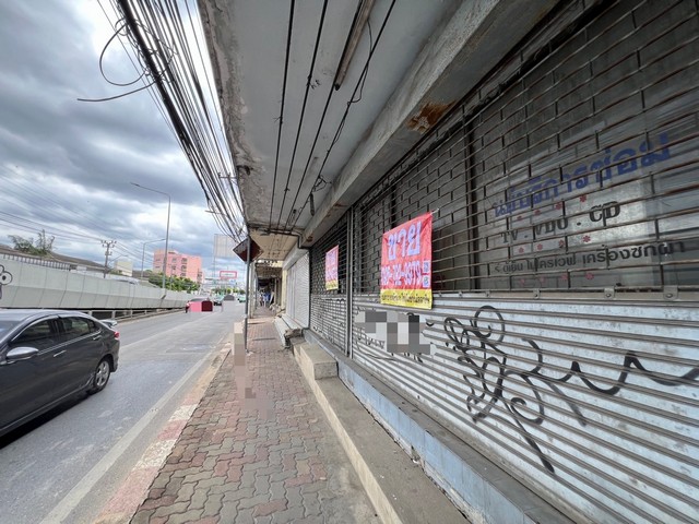 ขายตึกแถว - อาคารพาณิชย์ ใกล้ ARL หัวหมาก พัฒนาการ รถไฟฟ้า สายสีเหลือง ทำเลดี ติดถนน 2 ห้องติด 8 ลบ.