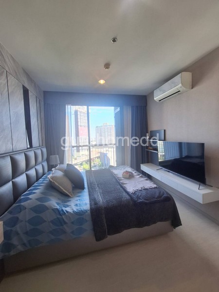 ghd000472R ให้เช่าคอนโดห้องมุม ริทึ่ม สุขุมวิท 42 ติดห้างเกทเวย์ ขนาด 45.48 ตรม ชั้น12A เฟอร์นิเจอร์ครบ พร้อมอยู่ราคา 30,000 บาท/เดือนสนใจติดต่อ:โบ 0937894935Line: @guruhomeddคอนโด ริทึ่ม สุขุมวิท 42 / Rhythm Sukhumvit 42ที่ตั้ง : ถนนสุขุมวิท ซอยสุขุมวิท42 แขวงพระโขนง เขตคลองเตย กทม.พิกัด: https://maps.app.goo.gl/YLDxDnZZsoVVAgZz9รายละเอียด :ขนาดมุม ห้อง 48.48 ตารางเมตร1 ห้องนอน 1 ห้องน้ำชั้น12Aห้องเฟอร์นิเจอร์พร้อมอยู่ราคาพิเศษ ทำเลดี ใกล้btsเ