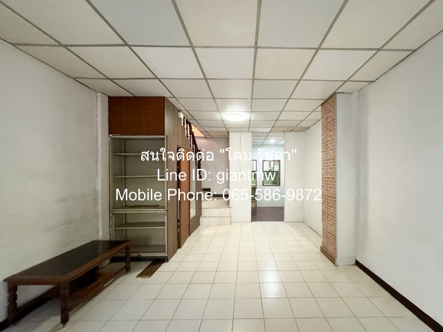 รหัส  DSL-240 ขาย SALE townhome ทาวน์เฮ้าส์ วัชรพล ใหญ่ 16 sq.wa 1290000 บาท. ใกล้กับ โรงเรียนรัตนโกสินทร์สมโภชบางเขน (0.5 กม.), ตลาดถนอมมิตร (1.5 กม.) และเพลินนารีช้อบปิ้งมอลล์ (1.5 กม.) ม.), โลตัส บางกรวย-ไทรน้อย และแม็คโคร บางบัวทอง เดินทางง่าย