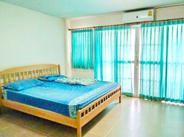 บิ๊กซี สุขาภิบาล5 600 ม.BTSคูคต 900ม. ติด7-11 ทาวน์เฮ้าส์ 3 ชั้น ติดถนนสายไหม เฟอร์ครบ 4 นอน 2 น้ำ  รร.สายไหม 1.4 กม.18 ตร.วา. 3 แอร์