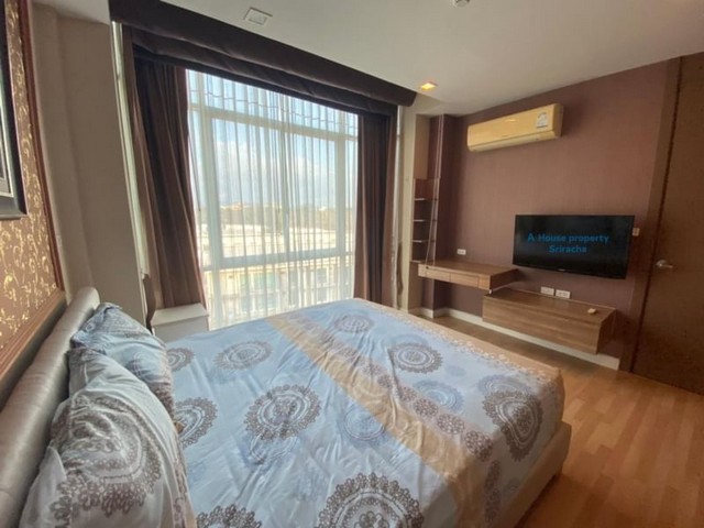 TEL : 092-288 9359 คุณดนิตาLine : https://line.me/ti/p/yxo92dHWP1ขายกรีนเลค คอนโด ศรีราชา ห้องสวย ตกแต่งพร้อมเข้าอยู่ ทำเลดี เดินทางสะดวก ใกล้แหล่งชุมชน รายละเอียด พื้นที่ใช้สอย 50 ตรม.ตึก 2 วิวสระและวิวเมือง ขนาด 1 ห้องนอน 1 ห้องน้ำ 1 ห้องนั่งเล่น พร้อมเฟอร์นิเจอร์บิ้วอิน และเครื่องใช้ไฟฟ้าครบครัน สิ่งอำนวยความสะดวก  - ลิฟต์ - ฟิตเนส - สระว่ายน้ำ - ที่จอดรถ - สวนหย่อม - กล้องวงจรปิด - การรักษาความปลอดภ