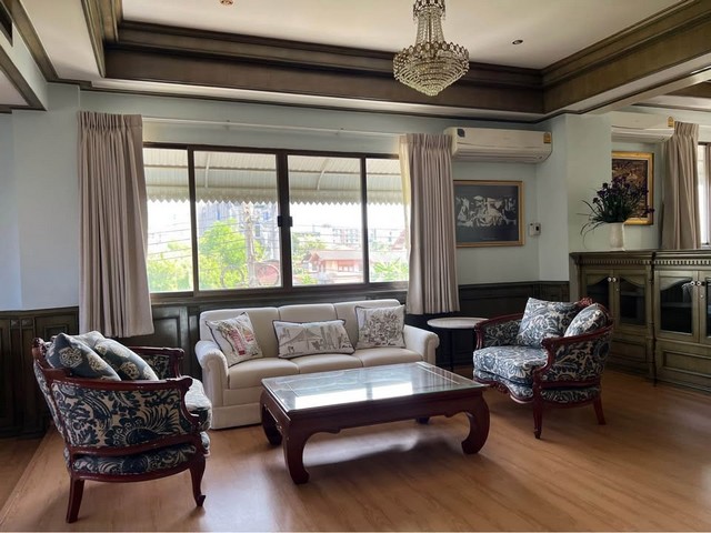 HR2052ให้เช่าทาวน์โฮม 4 ชั้น ซอยสุขุมวิท 50 ใกล้โลตัสอ่อนนุช เดินทางสะดวกใกล้BTS และทางด่วน