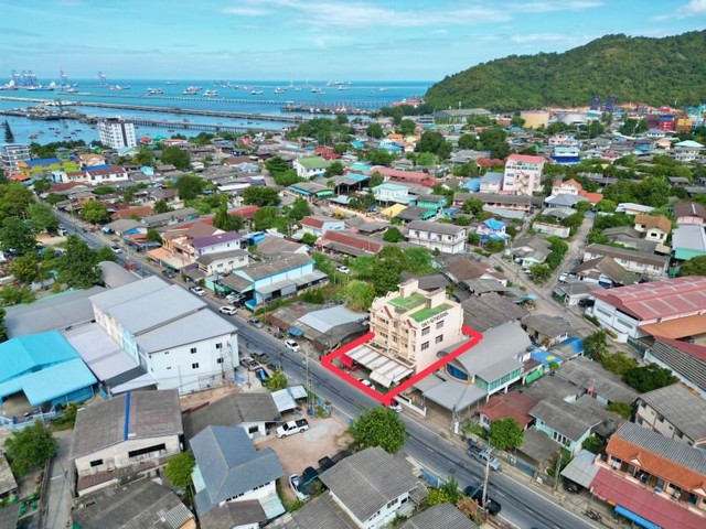 TEL : 092-288 9359 คุณดนิตาLine : https://line.me/ti/p/yxo92dHWP1ขายด่วน อาคารพาณิชย์ อ่าวอุดม ศรีราชา ใกล้ไทยออยล์ ห่างจากทะเลไม่ถึง 1 กิโลเมตรเนื้อที่ 73.2 ตารางวาอาคารพาณิชย์ 3 ชั้น สองคูหาคู่ด้านหน้าติดถนน ทำเลดีค้าขายดี อยู่ในแหล่งชุมชนค่าโอน 50/50)สามารถเจรจาต่อรองกับเจ้าของได้โดยตรงการเดินทางสะดวกทำเลดีใกล้ท่าเรือ ใกล้ทะเล อยู่ไม่ไกลจากไทยออยล์มหาวิทยาลัยเกษตรศรีราชา และท่าเรือแหลม