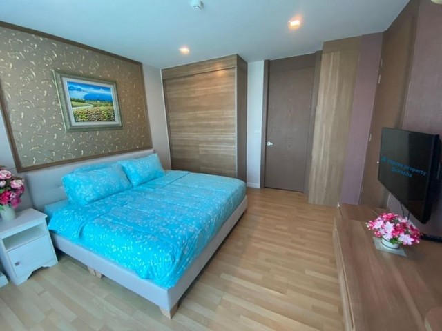 TEL : 092-288 9359 คุณดนิตาLine : https://line.me/ti/p/yxo92dHWP1ขายกรีนเลค คอนโด ศรีราชา ราคาสุดคุ้ม ตกแต่งครบพร้อมอยู่ ทำเลดีมาก ใกล้แหล่งชุมชน เดินทางสะดวก พื้นที่ใช้สอย 50 ตรม.ตึก 2 วิวสระและวิวเมือง1 ห้องนอน 1 ห้องน้ำ 1 ห้องนั้งเล่น พร้อมเครื่องใช้ไฟฟ้า และเฟอร์นิเจอร์บิ้วอินครบครัน สิ่งอำนวยความสะดวก - ลิฟต์ - ฟิตเนส - สระว่ายน้ำ - ที่จอดรถ - สวนหย่อม - กล้องวงจรปิด- การรักษาความปลอดภัย 24 ชม. สถา