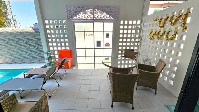 พูลวิลล่า 2 ชั้นหลังใหญ่ เฟอร์บางส่วน น้ำแพร่ หางดง