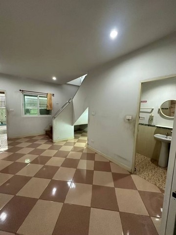 อาคารพาณิชย์ 2 ชั้น ติดถนนหลักเชียงใหม่ดอยสะเก็ด