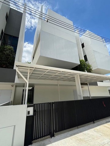 ขายบ้านแฝด 3.5ชั้น บ้านใหม่ อาคินวิภาวดี84 Smart Home ทั้งหลัง ใกล้สนามบินดอนเมือง มหาวิทยาลัย-รังสิต ใช้รถไฟฟ้า2สาย สีเขียวและสีแดง