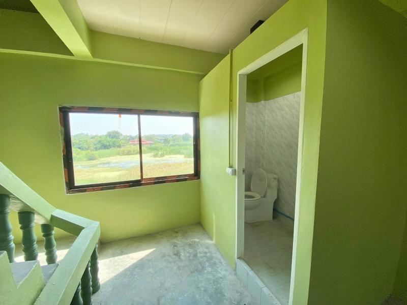 ให้เช่าอาคารพาณิชย์ ทำเลทอง(3คูหา) 2.5ชั้น มีด้านฟ้า ซ.ร่มเกล้า21 30,000/เดือน จังหวัดกรุงเทพมหานคร