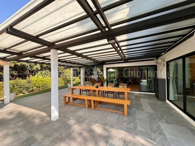 พูลวิลล่าสวยหรู โอบล้อมด้วยภูเขา น้ำแพร่ หางดง