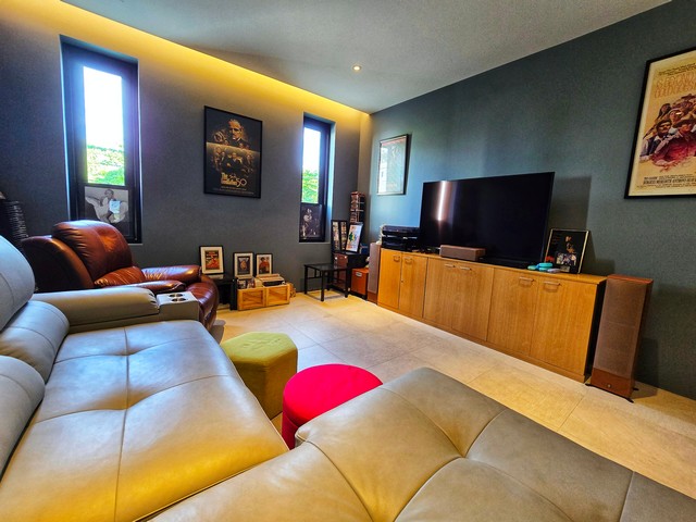 บ้านหรูขนาดใหญ่สไตล์โมเดิร์น เหมาะสำหรับครอบครัวใหญ่ จอดรถได้ 10+ คัน ใกล้ โรงเรียน MRT แหล่งช้อปปิ้ง