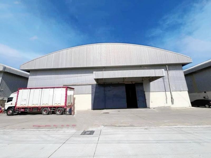 #ให้เช่าโกดังคลังสินค้าชลบุรี✅ ???????????????????????????????????? ???????????? ????????????????​#โกดัง#ให้เช่าอมตะนครพานทองชลบุรี ✴️​พื้นที่ 3,200 ตารางเมตร ( แบ่งเช่าได้ 1,800 / 1,400 ตรม✴️​รองรับน้ำหนักได้  3 ตัน / ตรม.  ???? มีออฟฟิศ , ห้องน้ำ   ???? รถเทลเลอร์ รถใหญ่ เข้าออกสะดวก #ใกล้นิคมอุตสาหกรรมอมตะนคร เฟส 4-5-6???? สะดวกต่อการขนส่งและทำธุรกิจในเขตอุตสาหกรรม✴️เงื่อนไข​การเช่า✴️????ค่าเช่า​ 120 บาท / ตรม.????ค้ำประกัน​ 3​ เดื