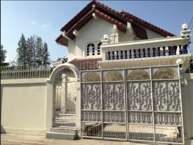 ให้เช่าบ้านเดี่ยว2ชั้นถ.อุดมสุขมี4นอน2น้ำแอร์ฯเฟอร์ฯบางส่วนเช่า20,000บาท/เดือนใกล้BTS2สายศรีอุดมและสถานีอุดมสุข  ซอยประวิทย์และเพื่อน