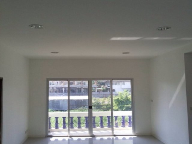 ให้เช่าบ้านเดี่ยว2ชั้นถ.อุดมสุขมี4นอน2น้ำแอร์ฯเฟอร์ฯบางส่วนเช่า20,000บาท/เดือนใกล้BTS2สายศรีอุดมและสถานีอุดมสุข  ซอยประวิทย์และเพื่อน