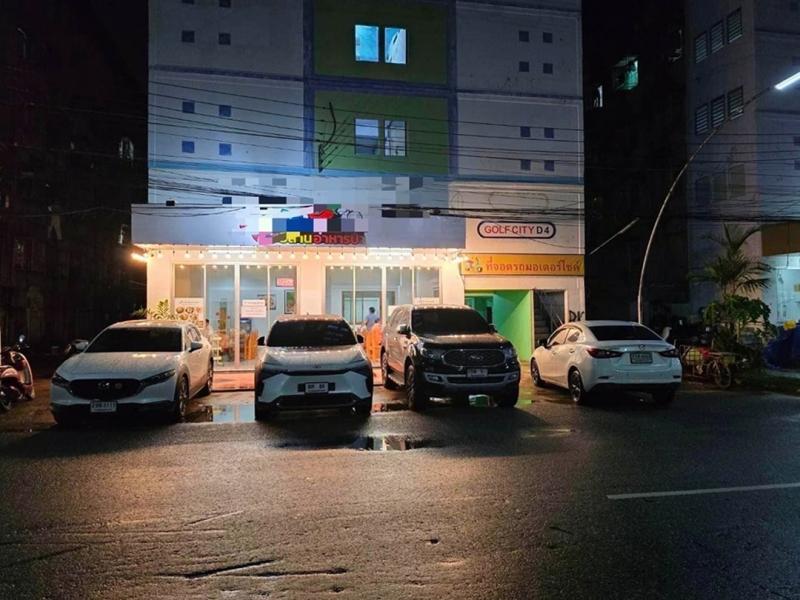   สนใจติดต่อสอบถามรายละเอียด โทร 099-047-2445ID Line : 0990472445เซ้งด่วน 180,000 บ  #รังสิตคลอง1  #ติดมอกรุงเทพ- ในโครงการสนามกอล์ฟไพน์เฮิร์สท- มีที่จอดรถเยอะ รอบๆเป็นหอพัก- มีลูกค้าเข้ามาติดต่อจัดงานเลี้ยงบ่อย- ร้านยังเปิดปกติ- จ้างพ่อครัวแม่ครัวต่อได้ #ให้อุปกรณ์ทุกชิ้นภายในร้าน- ค่าเช่า 20,000 บ (สามารถต่อรองได้)- พร้อมเปลี่ยนสัญญา ครบสัญญาเหลือ 6 เดือน รับเงินคืน 60,000 บ สาเหตุ