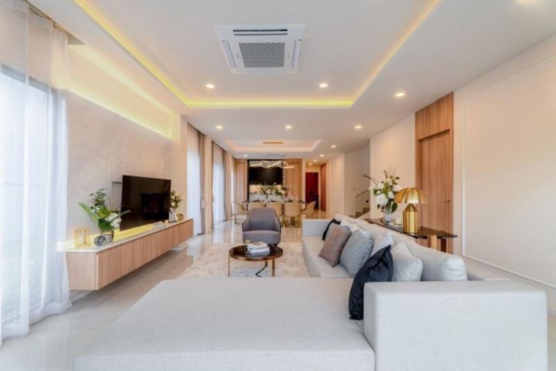 ราคาเริ่มต้นที่ 26 ล้าน #พูลวิลล่าสุดหรูใจกลางเมืองแม่ริม บ้าน 3 ชั้น แม่ริม ทุกหลังถูกออกแบบอย่างใส่ใจ รายล้อมด้วยแหล่อำนวยความสะดวกครบครัน