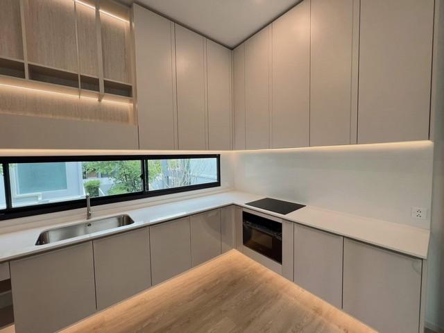 ขายบ้านเดี่ยว 3 ชั้น โครงการวีเว่-กรุงเทพกรีฑา พร้อมลิฟต์  ใกล้ Wellington