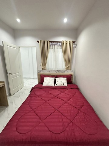 ขายทาวน์เฮาส์ ชั้นเดียว  พิกัด เขาน้อย (ซอย5 ) อำเภอบางละมุง  จังหวัดชลบุรี