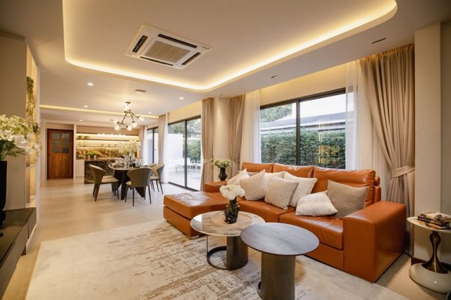 พูลวิลล่าสวย 2 ชั้น หลังบ้านติดน้ำ โอบล้อมด้วยต้นไม้ สันทราย