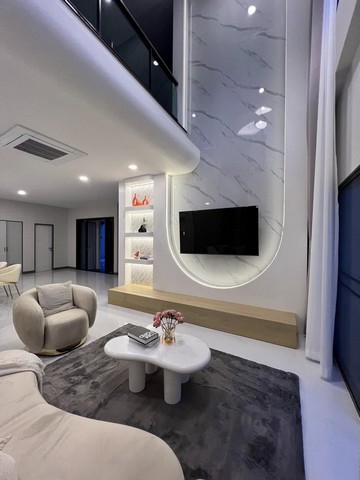 ให้เช่า บ้านเดี่ยว  เดอะ ซิตี้ บางนา ( The City Bangna ) ขนาด 70 ตร.ว. ตกแต่งหรู พร้อมอยู่ ใกล้ MEGA BANGNAที่ตั้ง: ตำบลบางแก้ว อ.บางพลี จ.สมุทรปราการ 10540รายละเอียด- บ้านเดี่ยว 2 ชั้น- เนื้อที่ 70 ตร.ว. พื้นที่ใช้สอย 313 ตร.ม.- 4 ห้องนอน 5 ห้องน้ำ- ที่จอดรถ 3 คัน- ตกแต่งสวยหรู  เฟอร์นิเจอร์ครบจุดเด่น- ทำเลมีศักยภาพ- ห้องรับแขก Double volume - ใกล้ MEGA BANGNA-  คลับเฮ้าส์ขนาดใหญ่บรรยากาศร่มรื่น- สระว่ายน้ำขนาดใหญ่ตอบ�