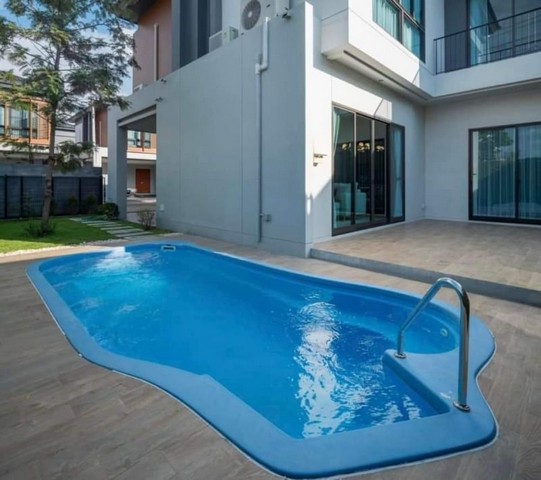 พูลวิลล่าหรู ในโครงการ ปาล์มสปริง พริวาโต้ หางดง