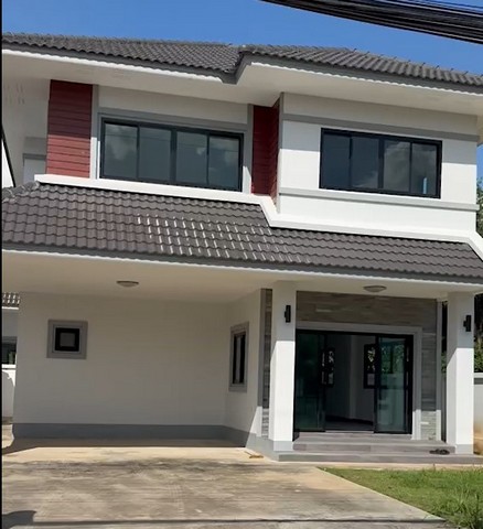 ขายบ้านเดี่ยวใหม่2ชั้น 56ตรว. 3นอน3น้ำ 3.2ลบ. ฟรีโอน ใกล้วัดต้นเหียว ถนนต้นยาง ต.ยางเนิ้ง อ.สารภี เชียงใหม่ขายบ้านใหม่ บ้านเดี่ยว 2ชั้น หันหน้าบ้านทางทิศใต้พื้นที่ดิน 56ตรว. พื้นที่บ้านใช้สอย 150ตรม.3 ห้องนอน 3 ห้องน้ำ 1 ห้องครัว จอดรถ 2 คันใช้วัสดุของ SCG เกือบทั้งหมด , โครงสร้างใช้อิฐแดงพิกัด ซอย49 ใกล้วัดต้นเหียว ถนนต้นยาง ต.ยางเนิ้ง อ.สารภี เชียงใหม่ใกล้ วัดต้นเหียว 160 เมต