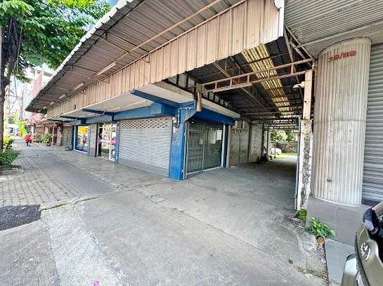 บิ๊กซี สุขสวัสดิ์ 800 ม.เช่า ขายอาคารพาณิชย์ 3ชั้น 3คูหาลึก 4 นอน 2 น้ำ ทำเดี ติดถนนใหญ่ ย่านสุขสวัสดิ์ รพ.จุฬารัตน์ 10 1.1 กม. ให้เช่า 74,999 BM ขาย 47 ล้านบาท 164 ตร.วา.650 ตร.ม..แหล่งช้อปปิ้ง ตลาดพระประแดงอาเขต 200 ม. เดินทางสะดวก ไทวัสดุ  พระประแดง 10จอดรถBig C Suk Sawat 800 m. for rent commercial building 3-storey 3units 4bed 2bath good location on the main road Suk Sawat area Chularat Hospital 10 1.1 km. for rent 74,999 BM for sale 47 million baht 164 sq.wa.650 sq.m.shopping area Phra Pradaeng Market Arcade 200 m. convenient transportation Thaiwasadu 10 Parkingซ.สุขสวัสดิ์ 25-45ถ.สุขสว