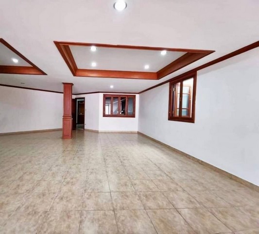 ลดราคาขาย พูลวิลล่าหลังใหญ่ 3 ชั้น สไตล์รีสอร์ท สันกำแพง