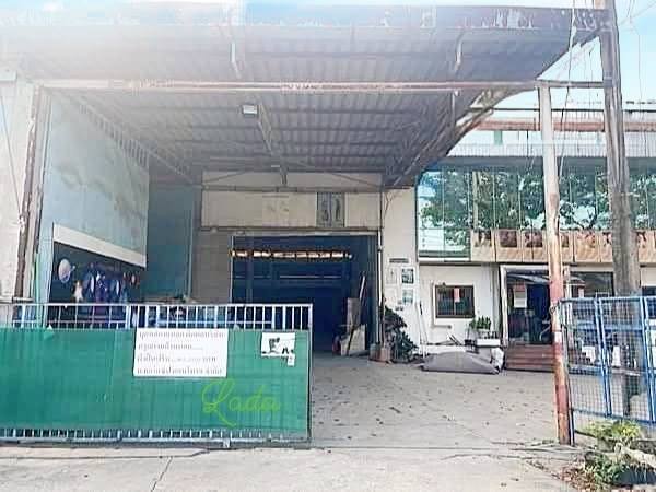 #ให้เช่าโรงงานบางแคกรุงเทพ​ฯ#ให้เช่าโรงงานคลังสินค้าเขตบางแคกรุงเทพฯ✴️พื้นที่ขนาด 3,460   ตรม( เดิมทำโรงงานเฟอร์นิเจอร์)????เพชรเกษม  แขวงหลักสอง  เขตบางแค กรุงเทพมหานคร _____________________________????รายละเอียด ???? ????พื้นที่ขนาด 3,460 ตารางเมตร ???? ประตูโกดัง มี 2 ประตู????เป็นประตูบานเลื่อน ทางเข้าด้านหน้าขนาด 6 เมตร และด้านข้างขนาด 3 เมตร???? ไฟฟ้า 3 เฟส  น้ำ-ไฟ (  ผู้เช่าจ่ายตรงกับหลวงเอง​  )​????ถน