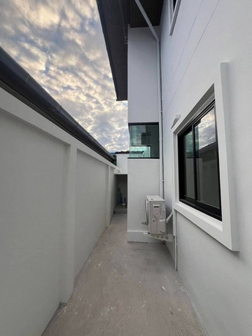 AOM 1548ชัยพฤกษ์ 2 ใกล้ทะเลแค่ 4 กิโลบ้านโทน Modern style | ขาว-ดำ-woodPrivate Luxury Pool Villaกำแพงสูง 2 เมตร มีความเป็นส่วนตัว Pre-sale 9.5 MB 3ห้องนอน 2ห้องน้ำ ที่ดิน 50 ตารางวา พื้นที่ใช้สอย 110 ตารางเมตร เฟอร์นิเจอร์ | บิ้วอิน | เครื่องใช้ไฟฟ้า ครบ  สระว่ายน้ำ 4x6 เมตร สามารถแบ่งชำระได้ตามตกลง สร้างเสร็จ 100% ก่อน 20 มกราคม 2568 จองก่อนสิ้นปี FREE โอน  รับทั้งลูกค้าเงินสดและเคสกู้ติดต่อขอรูปและรายละเอียดเพิ่มเติม  สน