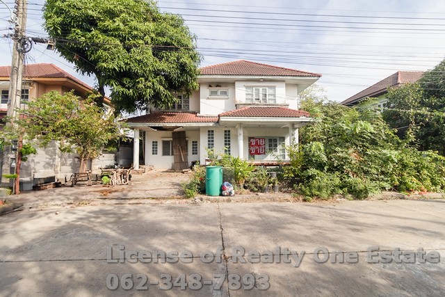 M 9071ขาย บ้านเดี่ยว ม.สุภาพงศ์ 2 คลองเจ็ด ลำลูกกา ราคาถูกที่สุด ติดต่อได้ที่ คุณประสงค์ 062-348-7893Line id: songloveu88รายละเอียด•ลักษณะของบ้าน ต้องรีโนเวทใหม่ทั้งหมด •บ้านเดี่ยว 2 ชั้น เนื้อที่ 65 ตารางวา  พื้นที่ใช้สอย ประมาณ 120 ตารางเมตร•3 นอน 2 น้ำ 2 จอดรถ •หันหน้าทิศใต้ ด้านหลังติดสวน อากาศดีมาก•พื้นชั้นล่างปูหินแกรนิต / ต่อเติมห้องครัวแล้ว •ค่าส่วนกลาง 500 บาท/เดือน •ราคานี้พร้อมโ�