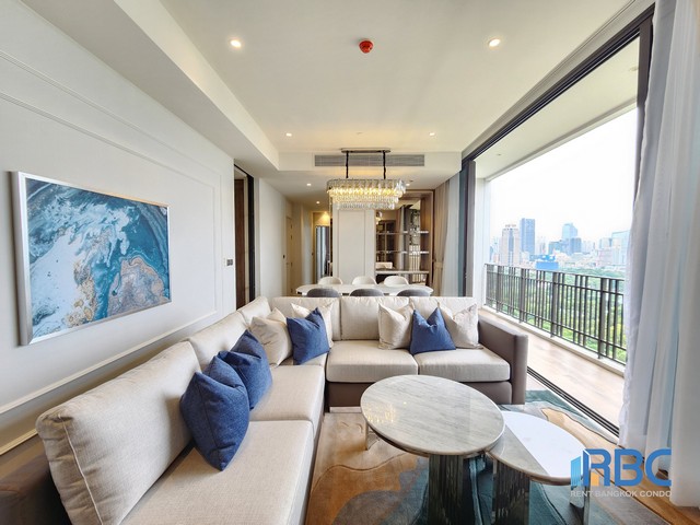 MUNIQ Langsuan Condominium. #SoleAgent #Agentติดทรัพย์BTS: ChidlomSize: 113sqm., 2 bedrooms, 2 bathroomsFloor: 20 unblocked viewRental price: 160,000 baht/monthSelling price: 55,000,000 bahtRef.: 84907Listing Detail: www.rent-bangkok-condo.com/properties/84907Co-agents are welcome.- - -Contact us for more information or arrange a viewing:Email. rbc.rentbangkokcondo@gmail.comCall. 066-0588-655Line ID: @rentbangkokcondohttps://lin.ee/9cMeMxeWhatsapp: 0660588655Wechat 微信: rentbangkokcondo