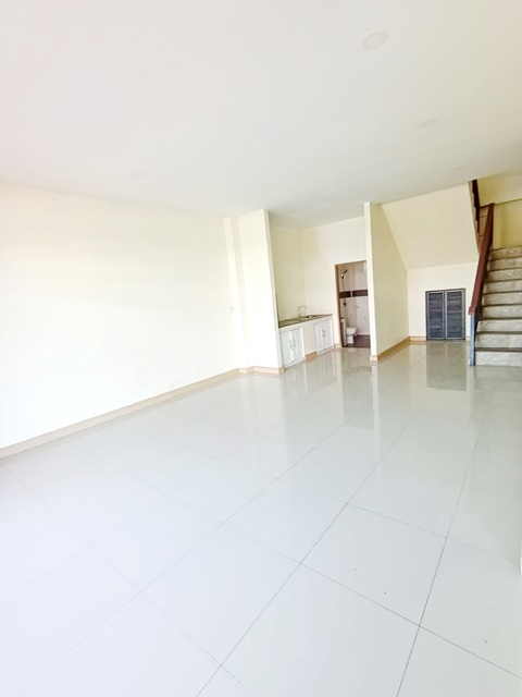 พุทธมณฑลสาย 4 125 ตร.วา.ให้เช่า โกดังสวย ทำเลดี  ตลาดนัดกระทุ่มแบน 1.0 กม 500 ตร.ม ตลาดนัดวัดหงอนไก่ 1.0 กม. สุดท้าย