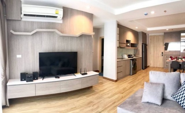 TEL : 092-288 9359 Ms. DanitaLine : https://line.me/ti/p/yxo92dHWP1ให้เช่าลัดดาพลัส คอนโด ศรีราชาห้องสวยทะเลเต็มเต็ม ว่างแล้วจ้า ขนาด 67 ตรม. ชั้น 15 วิวทะเล2 ห้องนอน 2 ห้องน้ำ พร้อมเฟอร์นิเจอร์บิวอิน และเครื่องใช้ไฟฟ้าฟิตเนส สิ่งอำนวยความสะดวก- สระว่ายน้ำ- ลิฟท์- ที่จอดรถ- โรงยิม ฟิตเนส- สวนหย่อม  พื้นที่จัดบาร์บีคิว- กล้องวงจรปิด(CCTV)- การรักษาความปลอดภัย 24 ชั่วโมงสะถานที่ใกลเคียง- ใกล้เกาะลอย- ใกล้โรบินสั�