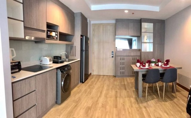 TEL : 092-288 9359 Ms. DanitaLine : https://line.me/ti/p/yxo92dHWP1ขายลัดดาพลัส คอนโด ศรีราชาห้องสวยทะเลเต็มเต็ม ว่างแล้วจ้า ขนาด 67 ตรม. ชั้น 15 วิวทะเล2 ห้องนอน 2 ห้องน้ำ พร้อมเฟอร์นิเจอร์บิวอิน และเครื่องใช้ไฟฟ้าฟิตเนส สิ่งอำนวยความสะดวก- สระว่ายน้ำ- ลิฟท์- ที่จอดรถ- โรงยิม ฟิตเนส- สวนหย่อม  พื้นที่จัดบาร์บีคิว- กล้องวงจรปิด(CCTV)- การรักษาความปลอดภัย 24 ชั่วโมงสะถานที่ใกลเคียง- ใกล้เกาะลอย- ใกล้โรบินสัน- ใก�