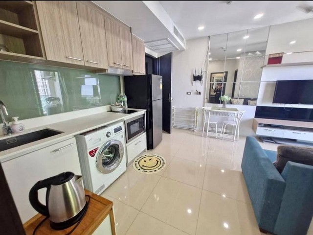 AOM 1554For rent Dusit Grand View CondoIn Jomtien second road - 1 bedrooms - 1 bathroom - 15 floor 36 sq.m Rent 15,000 baht 2 months deposit, 1 month advance payment, annual contractShort term 3-6 months, price 18,000 baht, 1 month deposit, 1 month in advanceให้เช่าคอนโดดุสิตแกรนด์วิวถนนจอมเทียนสาย2- 1 ห้องนอน - 1 ห้องน้ำ- ชั้น 15 พื้นที่ 36 ตรม.ค่าเช่า 15,000 บาท มัดจำ 2 เดือน ล่วงหน้า 1 เดือน สัญญารายปีระยะสั้น 3-6 เดือน ราคา 18,000 บาท มัดจำ 1 เดือน ล่วงหน้า 1 เดือนติดต่อขอรูปและรายละเอียดเพิ่มเติม  สนใจนัดชมสถานที่จริงContact คุณต๋อม 081-925-2443   คุณต�