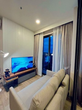 TEL : 092-288 9359 Ms. DanitaLine : https://line.me/ti/p/yxo92dHWP1ขายคอนโดศรีราชา คีน เซ็นเตอร์ ศรีราชา35 ตรม.ชั้น 31 สูงไม่มีตึกบล็อควิว1 ห้องนอน 1 ห้องน้ำ เฟอร์นิเจอร์ครบ มีให้พร้อมทุกอย่าง ไม่ต้องจ่ายค่าส่วนกลางเพิ่มเติมส่วนกลางดีมาก ถึงดีที่สุดในย่านศรีราชาสระว่ายน้ำชั้นบนสุดแบบ infinity มองวิวทะเลสถานที่ใกล้เคียง- โรบินสัน- เซ็นทรัล- โรงพยาบาลพญาไท- โรงพยาบาลสมิติเวช- สวนสาธารณะเกาะลอยสิ่งอำนวยค�