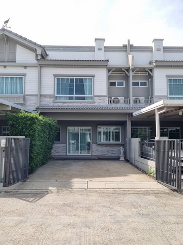 LV52975 ให้เช่า วิลลาจจิโอ ศรีนครินทร์-บางนา Villaggio Srinakarin-Bangna ใกล้ เมกาบางนาราคาเช่า : 22,000 บาท/เดือน (รวมส่วนกลาง)ที่ตั้ง : ถนนบัวนครินทร์ ตำบล บางแก้ว อำเภอบางพลี สมุทรปราการ 10540ชื่อโครงการ : โครงการVillaggio ศรีนครินทร์ - บางนารายละเอียด :- ทาวน์โฮม 2 ชั้น - พื้นที่ 22 ตร.ว. - พื้นที่ใช้สอย 122 ตร.ม.- 3 ห้องนอน - 3 ห้องน้ำ - 2 ที่จอดรถ - เตียง + ที่นอน 6 ฟุต- ตู้เสื้อผ้า 2 หลัง- ที่นอน 3.5 ฟุต- ตู้เย็น- โซฟา- ชุด