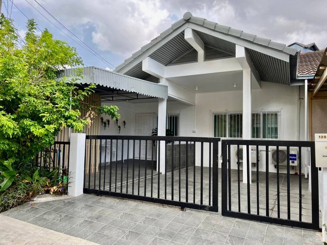 บ้านให้เช่าฝั่งทะเล ใกล้บัวขาว  ใกล้ห้าง ใกล้ทะเล ใกล้Walking