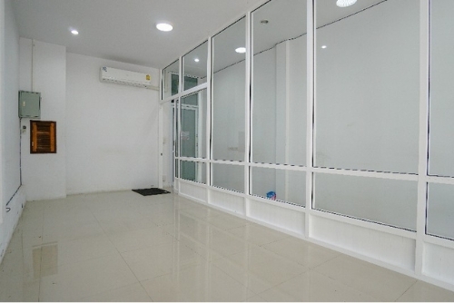 ให้เช่าอาคาร4.5ชั้น 300 ตรม.ย่านศรีนครินทร์ ริมถนนศรีนครินทร์ ใกล้MRTสวนหลวง
