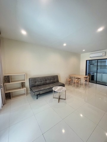 ให้เช่าบ้านใหม่ Premium Townhome  โครงการ Eigen Pattanakarn (ไอเจ้นท์ พัฒนาการ) 3 ชั้น 162 ตรม.